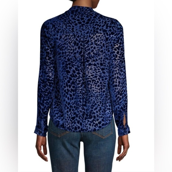 L'Agence Lydia Navy Drape Leopard Velvet Burnout Wrap Blouse Women’s Size XS/T - Picture 6 of 7